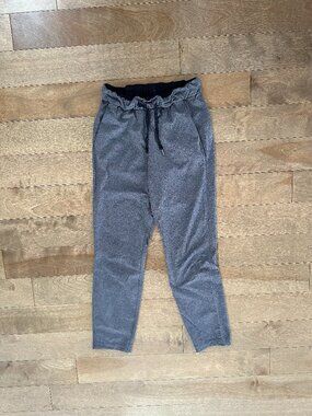 Lululemon On the Fly Pant *27" in Heathered Black